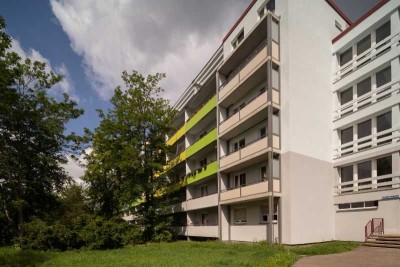 Großzügige 3 Zimmer-Wohnung in Halle mit tollem Südbalkon zum 01.08.2025