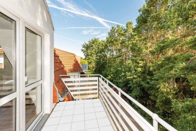 Bezugsfreie Dachgeschosswohnung mit großem Balkon, Waldblick & großem Hobbyraum** PKW-STELLPLATZ