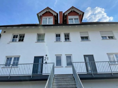 Modernisierte Wohnung mit zwei Zimmern und EBK in Waldaschaff