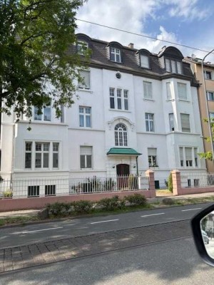 Charmante gepflegte 4-Zimmer-Altbauwohnung in Dornbusch