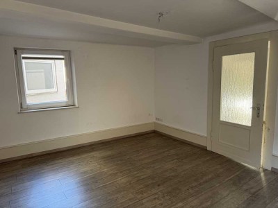 Bühl-Stadt 3 Zimmer-Wohnung 1.OG, und Tageslicht-Bad,ohne Balkon und ohne Stellplatz