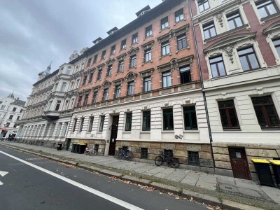 Eigentumswohnung 4 Zimmer 111qm | Balkon | Aufzug | Parkett | vermietet