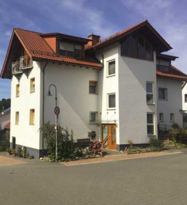 Großzügige Wohnung im Dreifamilienhaus in Grasellenbach-Wahlen