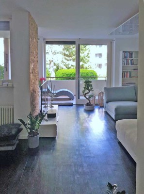 Exklusive, vollständig renovierte 3-Zimmer-EG-Wohnung mit  Balkon, Loggia, Schwimmbad,Küche