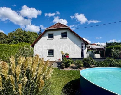 Klassisches, energieeffizientes Einfamilienhaus mit großem Gartengrundstück
