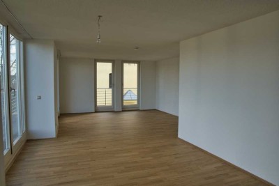 PROVISIONSFREIE WOHNUNG MIT GROSSEM BALKON - Nicht WG geeignet.