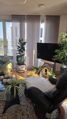 Geschmackvolle 2-Zimmer-Terrassenwohnung mit geh. Innenausstattung mit Balkon und EBK in Stuttgart