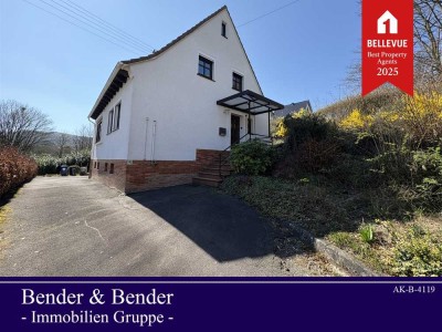 Gemütliches, teilrenoviertes Einfamilienhaus mit großem Grundstück und Garage!