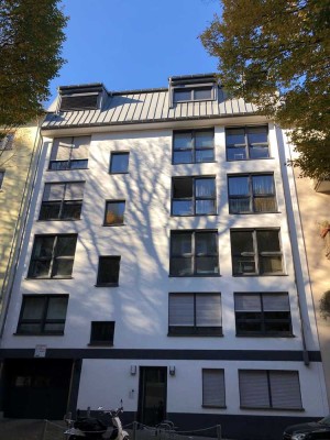 Exklusives Penthouse mit 3 Zimmern und 30 m² Dachterrasse in Wiesbaden-Mitte - Nachmieter gesucht