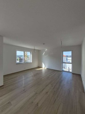 Moderne und geräumige 3-Zimmer-Wohnung im Obergeschoss