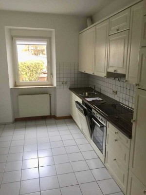 Ruhige 2-Zimmer-Erdgeschosswohnung in top Lage mit EBK