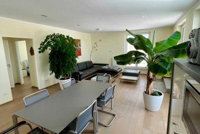 Wohlfühlen statt nur Wohnen - Zentral und ruhig im eleganten Penthouse-Apartment