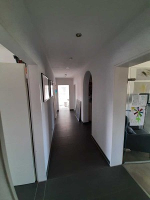 Helle und modernisierte Wohnung mit Blick ins Grüne
