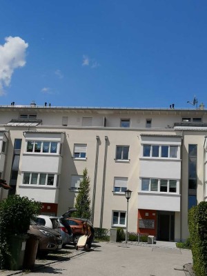 Lichtdurchflutete 2 Zimmer Dachterrassenwohnung im Tannenhof  in Geretsried