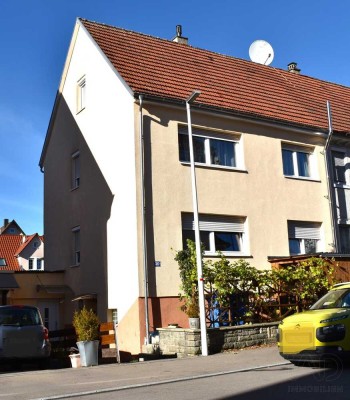 Modernisierte DHH mit möglicher Einliegerwohnung – zentral in Tailfingen