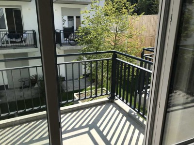 *Direkt an der S-Bahn *möblierte 1-Zimmer Wohnung mit EBK *Parkett *Balkon *