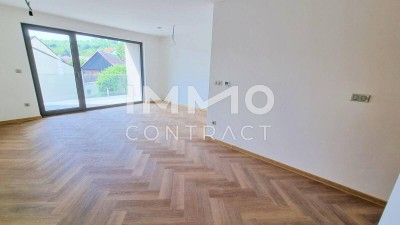 Erstbezug: Helle 2-Zimmer-Wohnung mit gemütlicher Loggia in Münichsthal