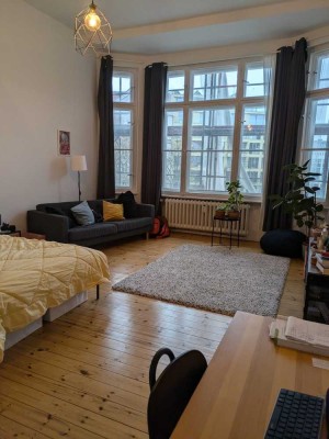 Lichtdurchflutete 1-Zimmer-Wohnung in Berlin Tempelhof  (Nähe Kreuzberg)