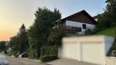Modernisiertes Einfamilienhaus mit Südbalkon in sonniger Hanglage – sofort bezugsfertig