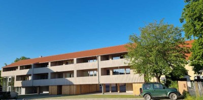 Provisionsfrei: Neuwertige 2-Zi.-Wohnung mit Balkon in unmittelbarer Nähe zum Schloß Wörth