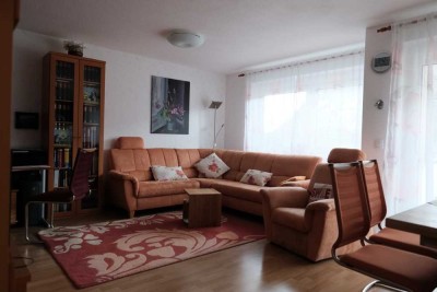 Geschmackvolle 3-Raum-Wohnung mit Einbauküche in Schwalbach am Taunus