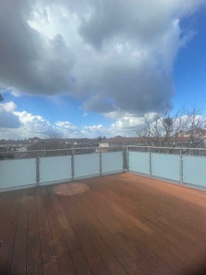 Großzügige 2-Zimmer Wohnung mit Dachterrasse