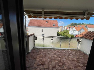 Zentral gelegene 2-Zimmer-Wohnung mit TG-Doppelparkerstellplatz am Bahnhof Asperg
