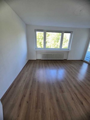 Helles 4-Zimmer-Apartment mit Balkon in Duisburg