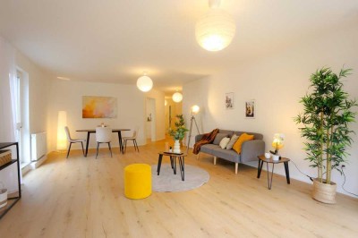 Sofort einziehen! Modernisierte und helle 2,5 Zimmer Wohnung in top Lage in Nittendorf!