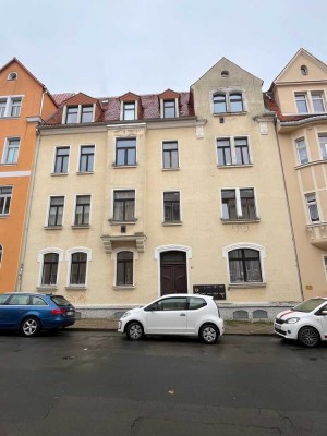 helle und großzügige Dachgeschoßwohnung mit EBK in ruhiger Lage