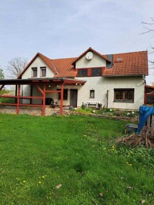 Einfamilienhaus mit gepflegtem großen Garten in Dachwig!