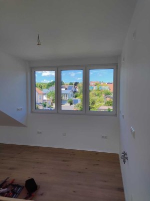 Erstbezug, Helle 2,5 Zimmerwohnung im DG