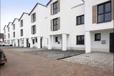 Neuwertiges Haus mit fünf Zimmern und Einbauküche in Seelze/Velber