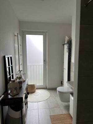 Moderne 2-Zimmer Wohnung mit Balkon und EBK in Wesseling