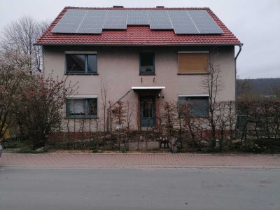 Heimeliges Zweifamilienhaus in Breuna Niederlistingen