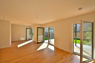 Familienfreundliche 4-Zimmer-Neubauwohnung mit großer Terrasse und privatem Garten in Reinickendorf