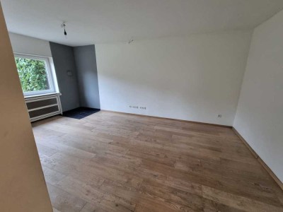 Schöne und neuwertige 3-Raum-EG-Wohnung mit lux. Innenausstattung mit Terrasse und EBK in Ottweiler