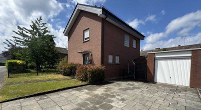 Ahlener Süd-Westen: Freistehendes Einfamilienhaus mit Garten, Garage und zwei Stellplätzen