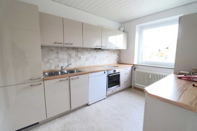 Moderne ETW im Erdgeschoss mit neuer Küche, großer Terrasse, Balkon und Keller