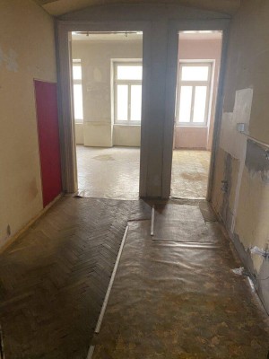 Renovierungsbedürftiges 2 Zimmer Altbauarpartment in Toplage 1090 Wien !