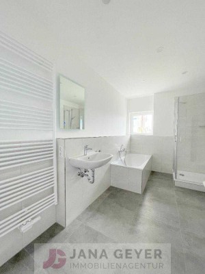 EILENBURG * MAISONETTE 3-ZIMMER-WOHNUNG im KERNSANIERTEN HINTERHAUS * GROSSES TAGESLICHTBAD mit D...