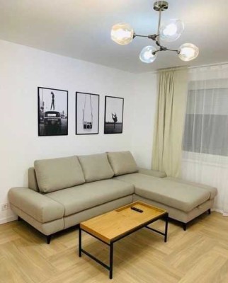 Attraktive und gepflegte 2-Zimmer-Wohnung mit Balkon und Einbauküche in Plauen