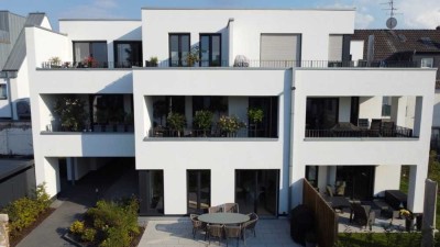 *Luxuriöses Penthouse Apartment mit großem Eckbalkon in Wevelinghoven*