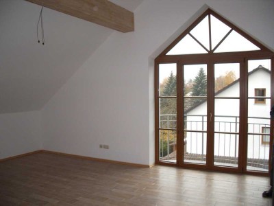 MH Immobilien-Tolle Wohnung nahe des Flughafens an EINE Person