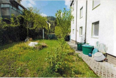 Attraktive 4-Zimmer-Etagenwohnung mit Garten und Stellplatz