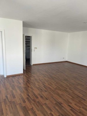 Moderne 4 Zi. -Maisonette-Wohnung in ruhiger bestlage von Eschborn 114qm Ideal für Fam. mit Kindern