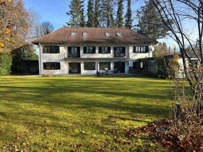 Modernisierte Doppelhaushälfte mit 7 Zimmern in Grünwald - auf 3 Jahre befristet