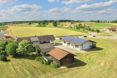 Zwei Wohneinheiten und Gewerbehalle (Arbeiten und Wohnen an einem Platz)