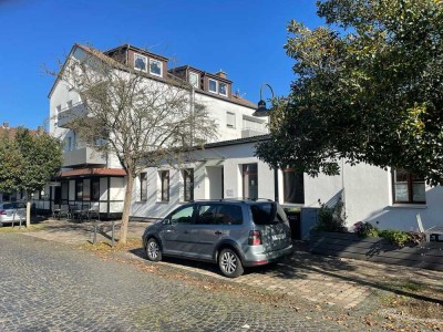 Schöne 3 -Zimmer Wohnung mit Terrasse und EKB in ruhiger, zentraler Lage