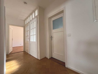 Für Altbau-Liebhaber! Charmante 4-Zimmer-Wohnung in zentraler Lage von Bruchsal
